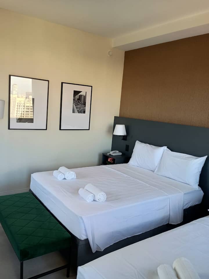 Flat Executive Pinheiros- Com Garagem/ Ap.1706 - Brasile