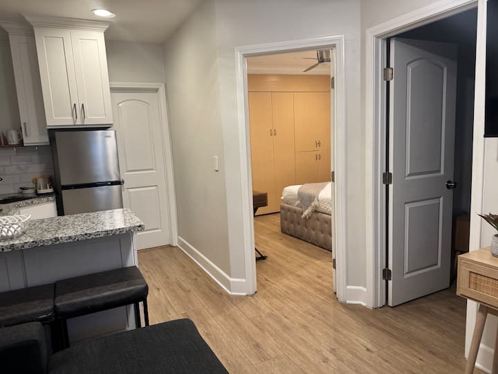 Cozy Studio | 15 Min From Disneyland - Santa Ana, CA
