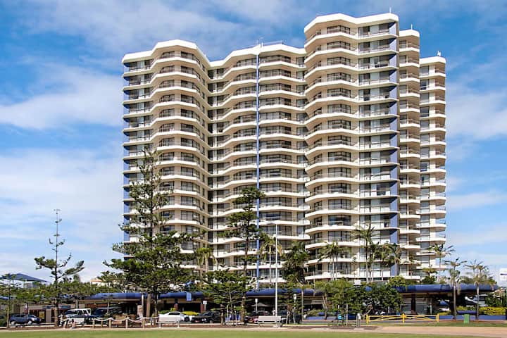 Beach House Seaside Resort 2 - Coolangatta