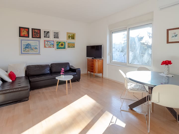 Modern 3-bedroom Apartment | Free Street Parking - Zagreb