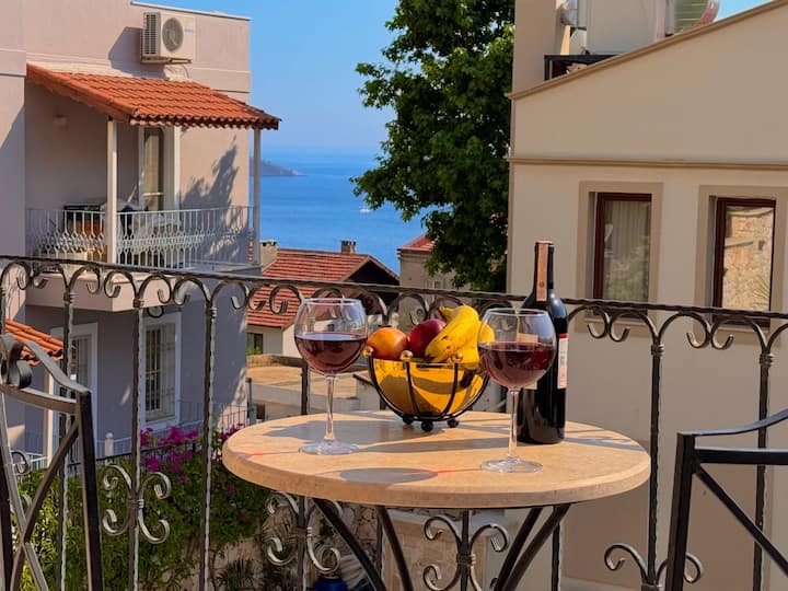 Kalkan Merkezde Havuzlu Ve Deniz Manzaralı 1+1 - Kalkan