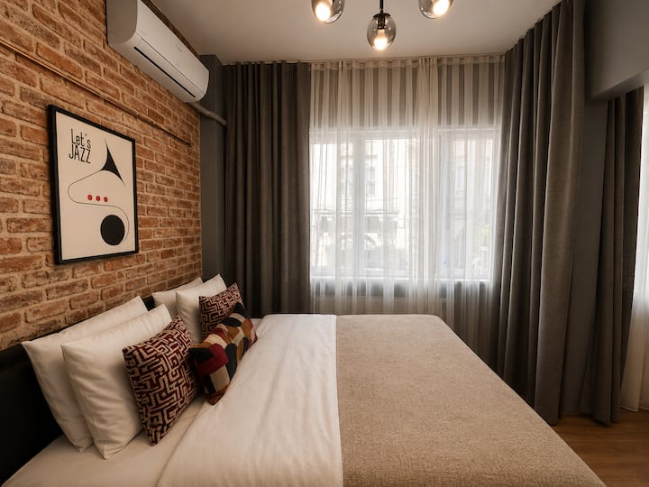 Designer Apartment Ac Balcony Walk To Taksim - Beyoğlu