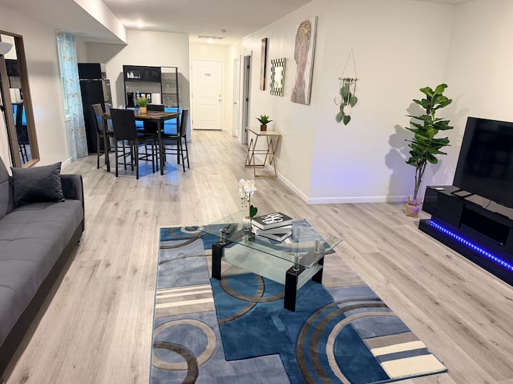 15-20 Mins From Newark Airport And 30-40 To Nyc - Newark, NJ