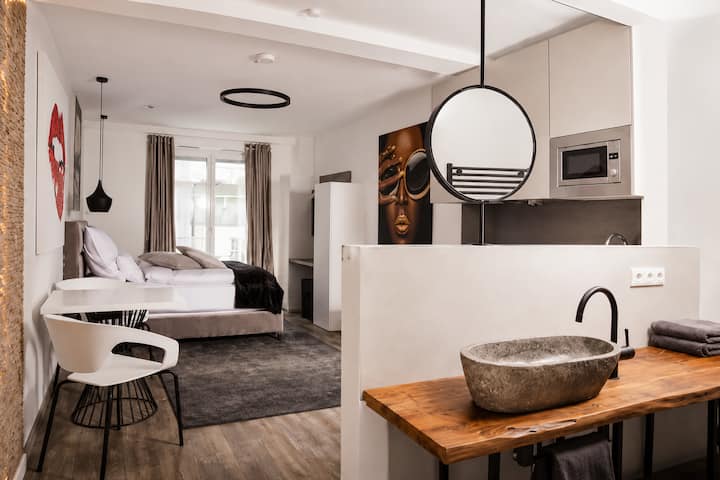 The Faces | Premium Studio | Balkon | 301 - Berlín