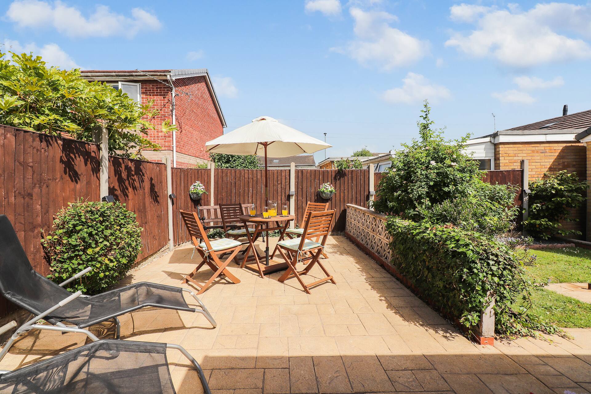 Peaceful 2-Bed Bungalow, Workspace & Garden