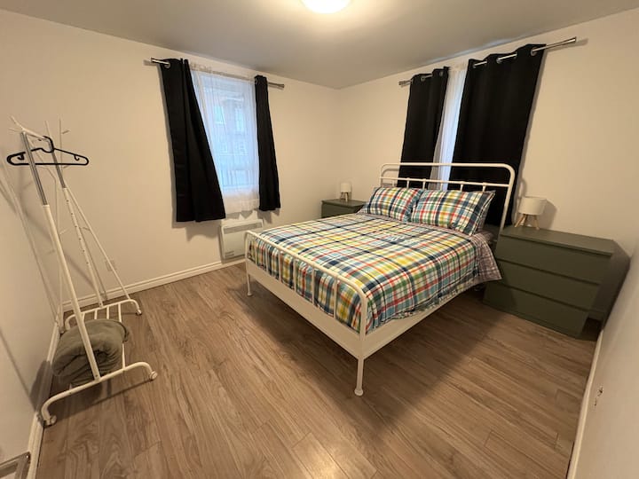 2br Near Enfant-jésus Hospital /Free Parking /Wifi - Quebec, Canadá