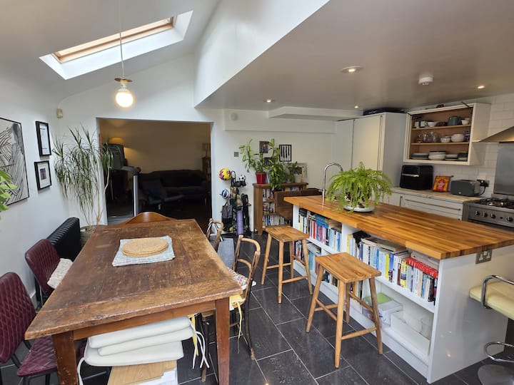 Stunning 4 Bedroom Period Home On Ormeau Road With - Belfast