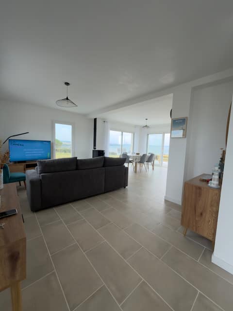 Successful Airbnb property: Sea view house in Saint Nic