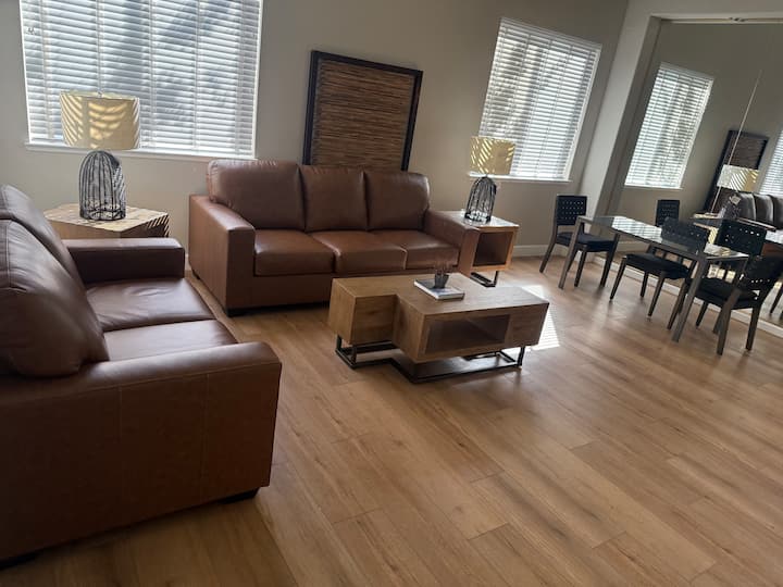 5 Bedroom, Sleeps 8 Comfortably! - Reno, NV