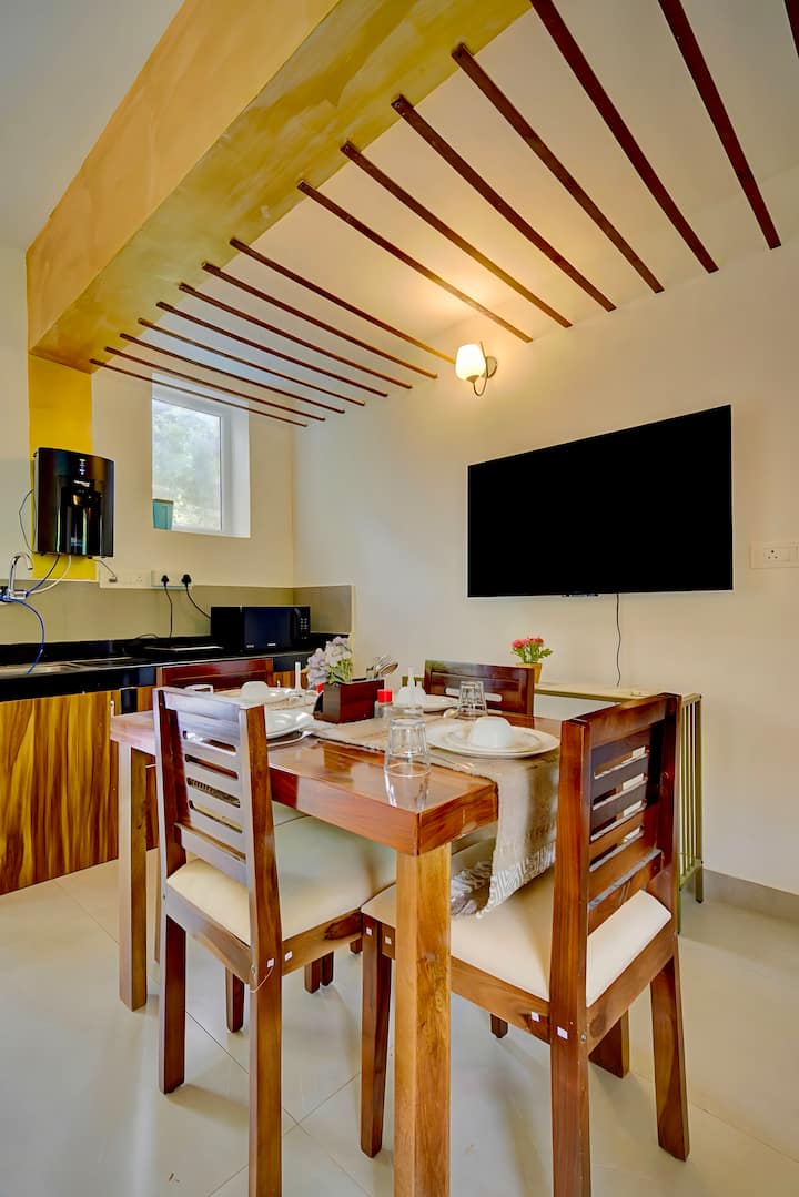 Dining area 2 image 2