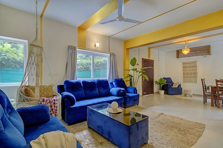 Living room 2 image 2