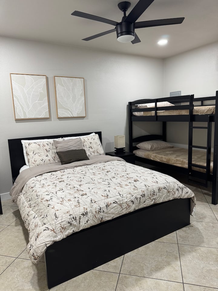 "Cozy Modern Studio | Private Patio & Ev Charger" - Las Vegas, NV