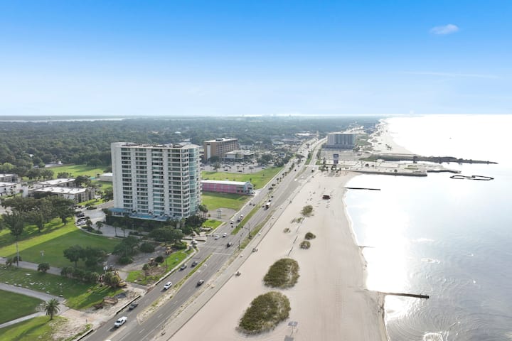 Your Perfect Beach Getaway At Villas Of Ocean Club - Biloxi, MS