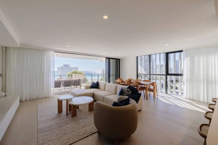 Esprit Rainbow Bay  Deluxe Apartment 901 - Coolangatta