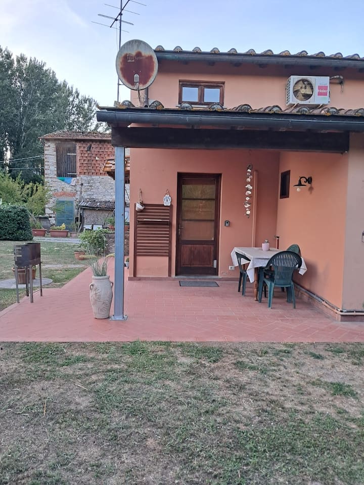 La Casina Al Pozzo, Charme Rurale E Tranquillità. - Lucca