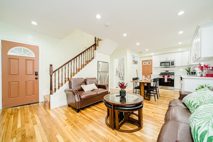 Modern 4br Boston W/parking, Crib, W/d Near T 372 - Boston, MA