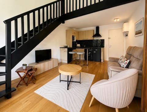Popular Airbnb listing: 2-person duplex with pool and parking in Benerville Sur Mer