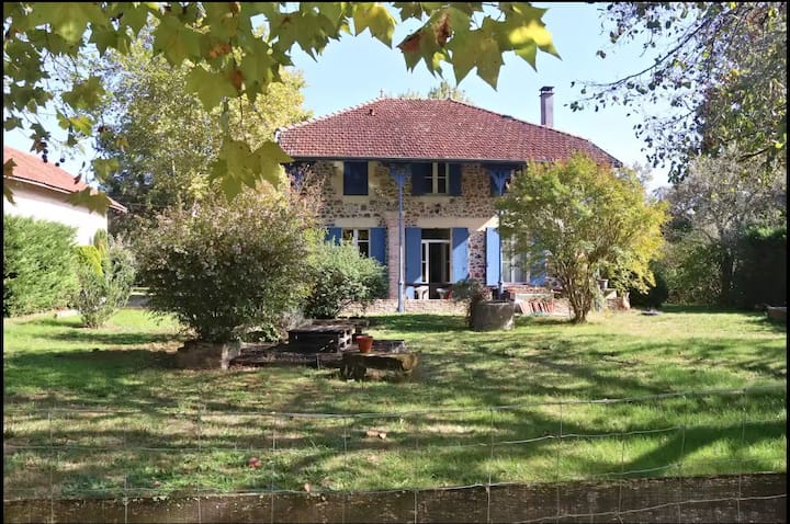 Maison Familiale Avec Jardin à Lugos - Salles
