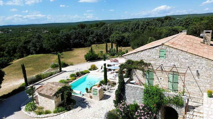 Mazet Avec Piscine En Campagne Ardéchoise - Barjac