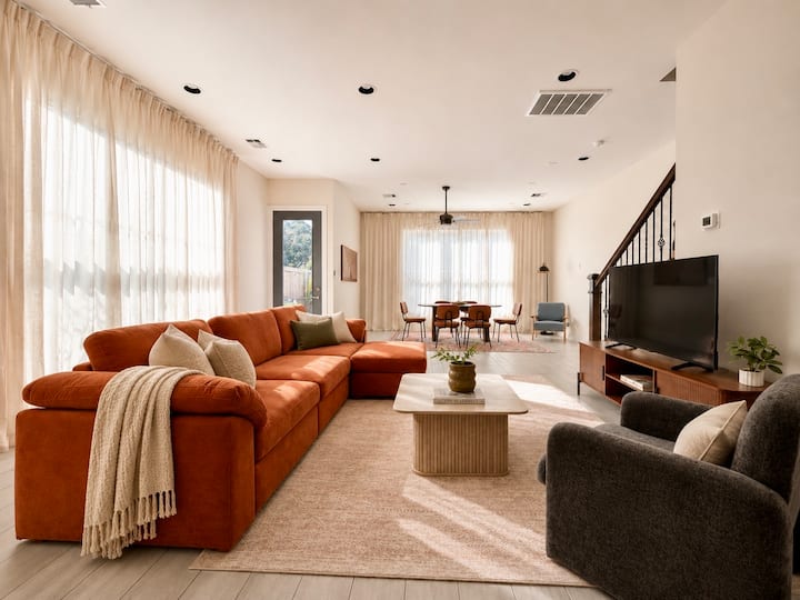 Charming Downtown 3 Bedroom Home - Houston, TX