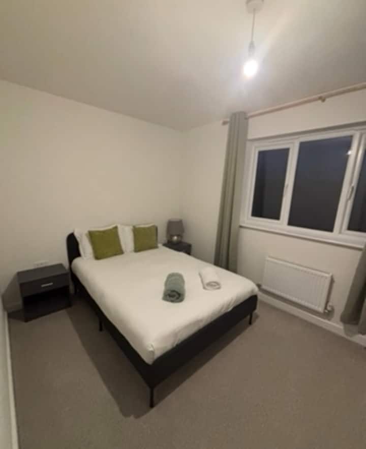 Spacious 3 Bedroom - Warrington
