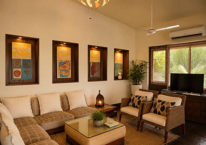 Living room image 4