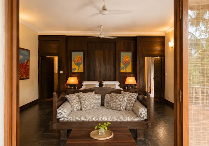 Living room image 2