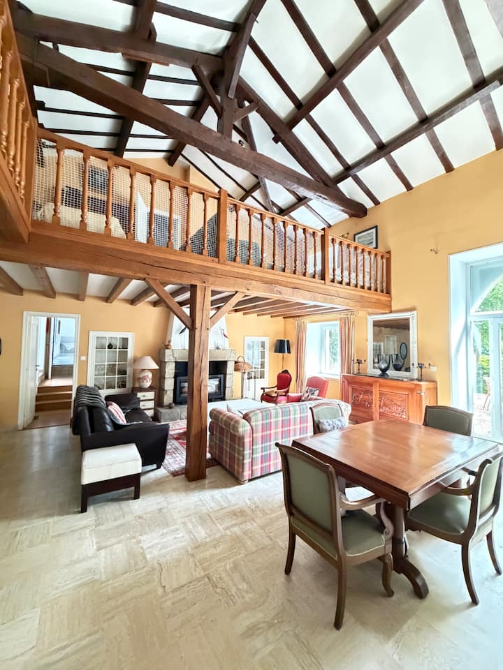 Gîte Pour 15 Avec Tennis, Jardin Privatif Classé4* - Bressuire