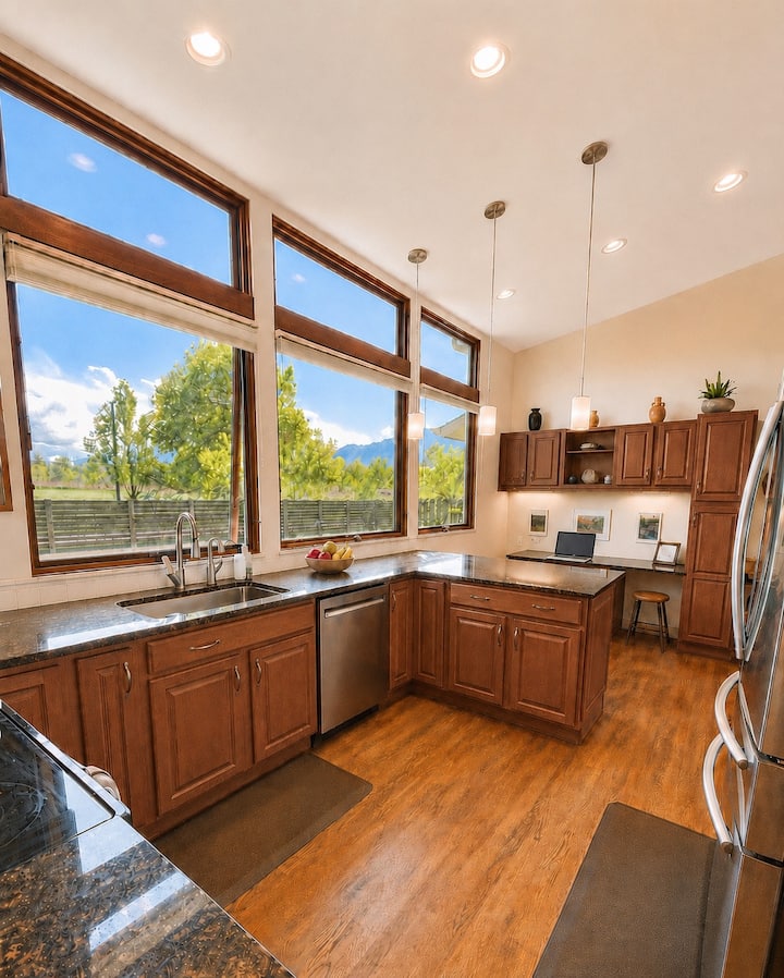 Comfortable And Cozy With Mountain Views - Boulder, CO