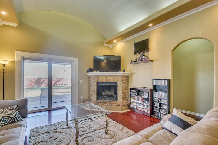 4 Mi To Bricktown Excitement! Group Escape W/ Yard - Oklahoma City