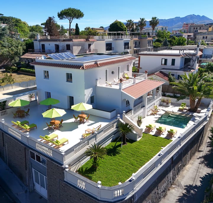 Luxury Authentic Italian Villa | Pool & Terrace - Sorrento