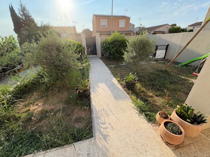 Charmante Maison, Au Calme Avec Piscine - Nîmes