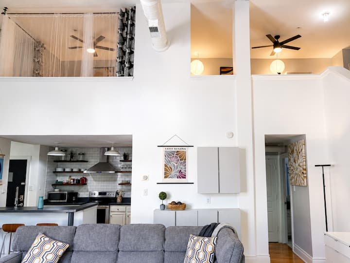 Penthouse Loft + Parking In Walkable Elizabeth - Spectrum Center
