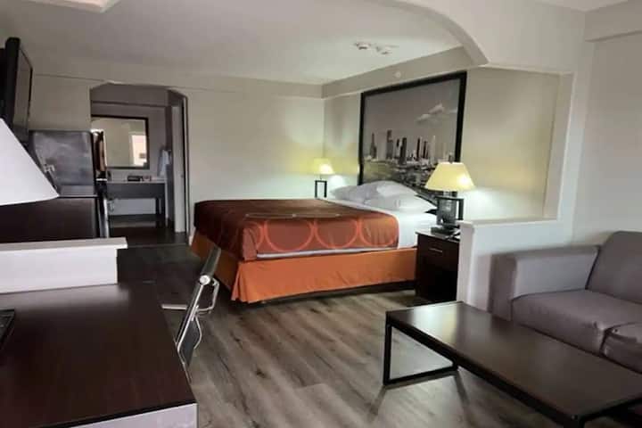 Super 8 Baytown | King | Near Houston - Baytown, TX