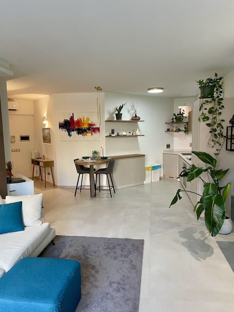 Top Airbnb: Modern design • Private garden • 2 km from the center in Modena