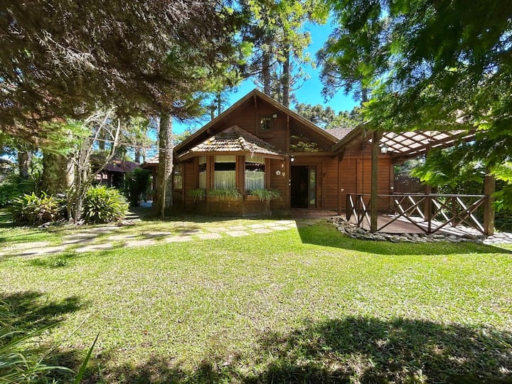 Charmosa Casa De Campo Com Grande áRea Verde - Canela