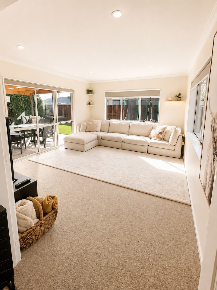 Spacious Papamoa Oasis On Arabian Drive - Papamoa