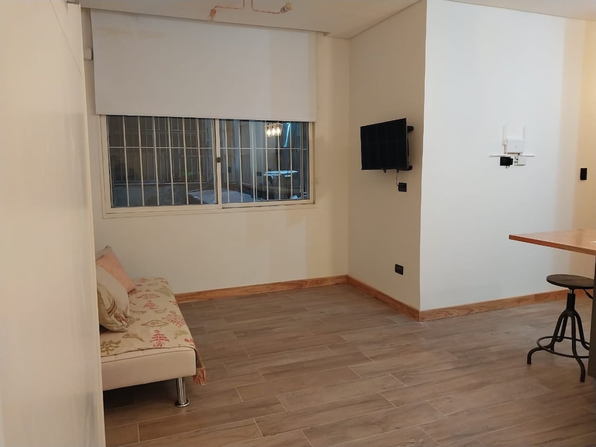 Studio interior con doble cama