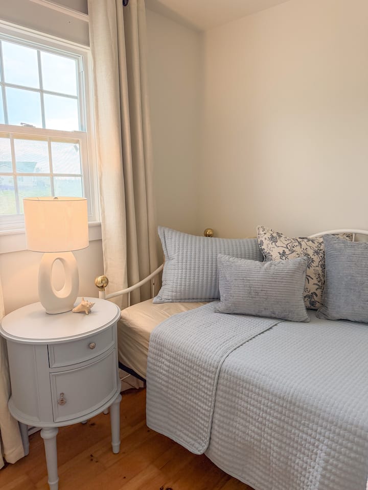 Bedroom 3 (Daybed)