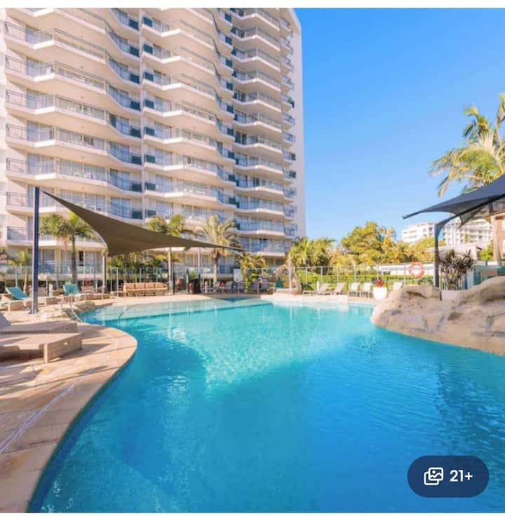 Club Wyndham Kirra Beach 2 Bedroom. Sleeps 6 - Coolangatta