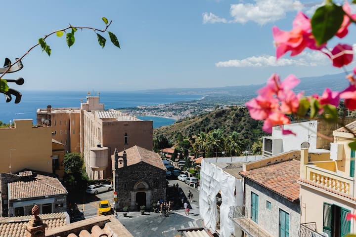 M2m Taormina
Appartamento Su 3 Livelli - Roccalumera