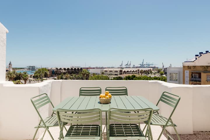 Jacuzzi & Sea Views · 2 Bed · Maritim - Valencia