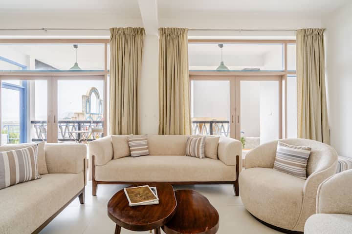 Living room image 3