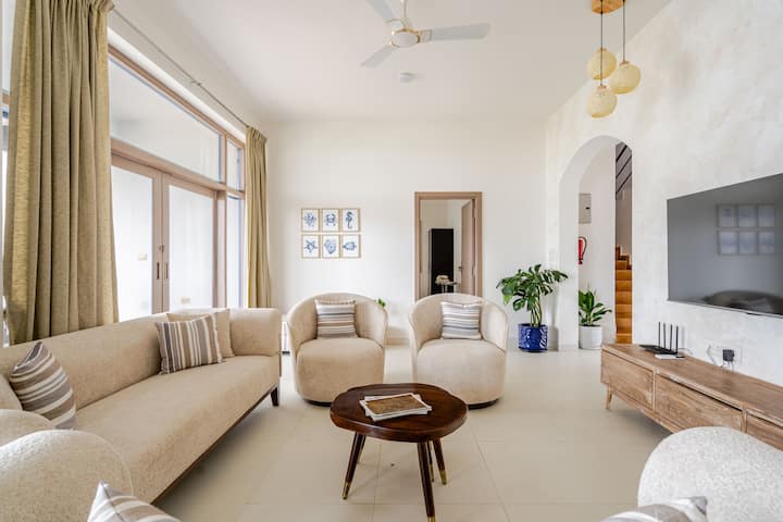 Living room image 4