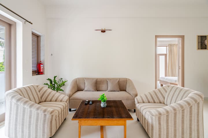 Living room image 10