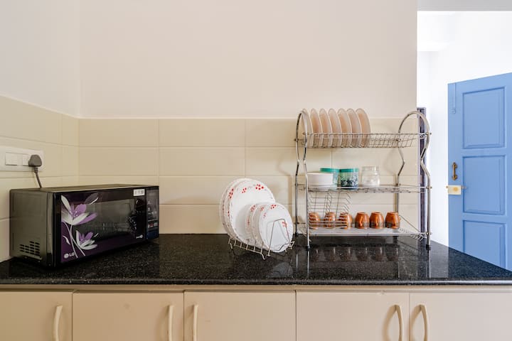 Full kitchen image 1