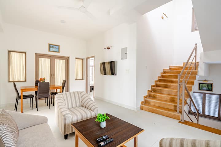 Living room image 8