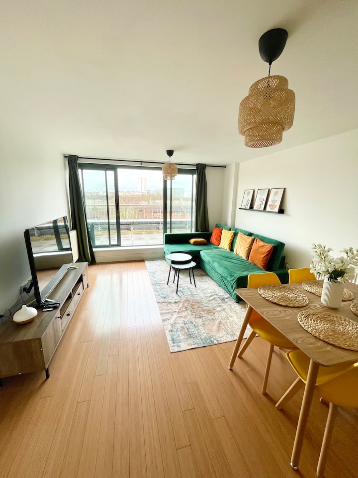 Sunny Canal Retreat, Private Balcony, King's Cross - Marylebone
