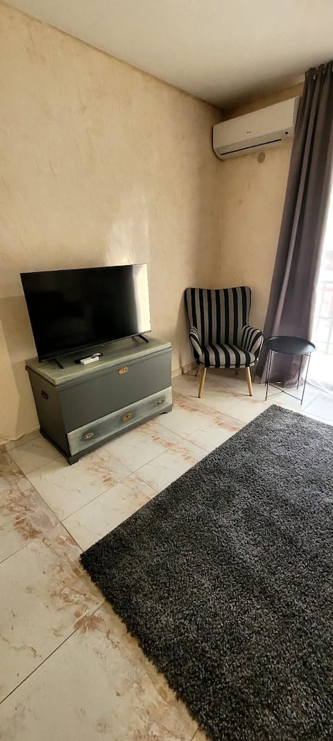 Top performing Airbnb: 2 BR Top location and stunning view! in Велико Търново