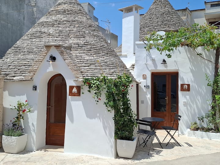Mason's Secret: Historic Trullo, Luxury Design - Alberobello